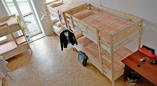 Гостиница АнтилопаХостел Владивосток Двухъярусная кровать в 12-местном общем номере для женщин-3